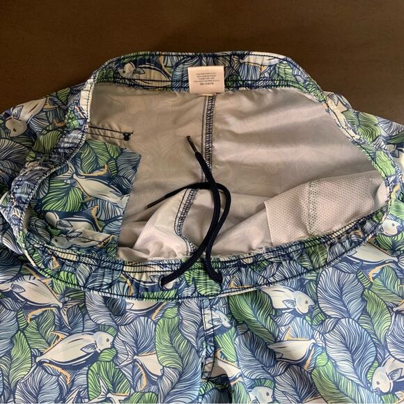 VINEYARD VINES Men’s 7” Fish Print Chappy Swim Trunks Blue Green Size Small - Picture 9 of 12